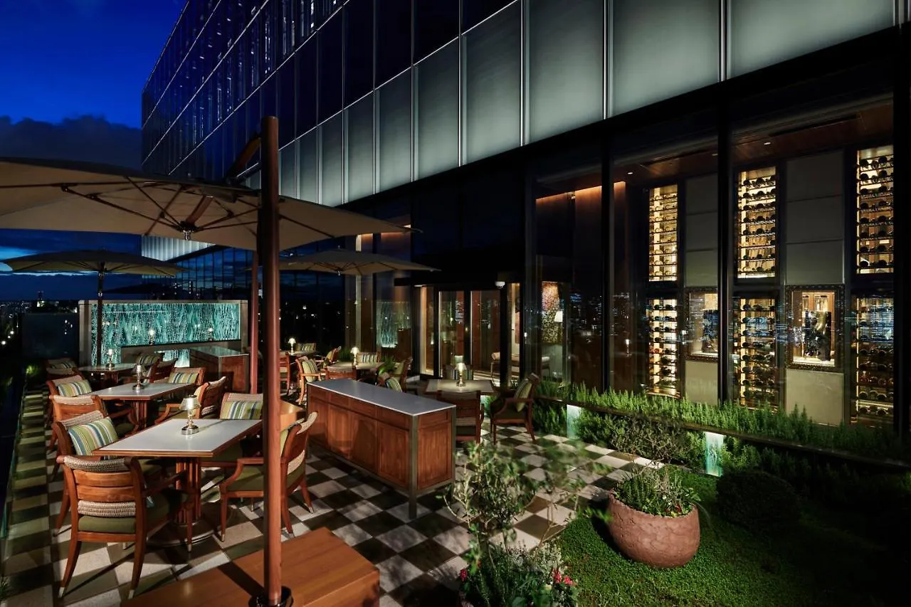 Four Seasons Hotel Tokyo At Otemachi