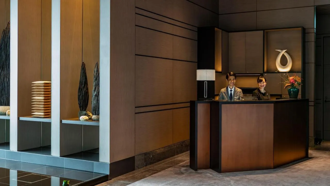 Four Seasons Hotel Tokyo At Otemachi 5*,